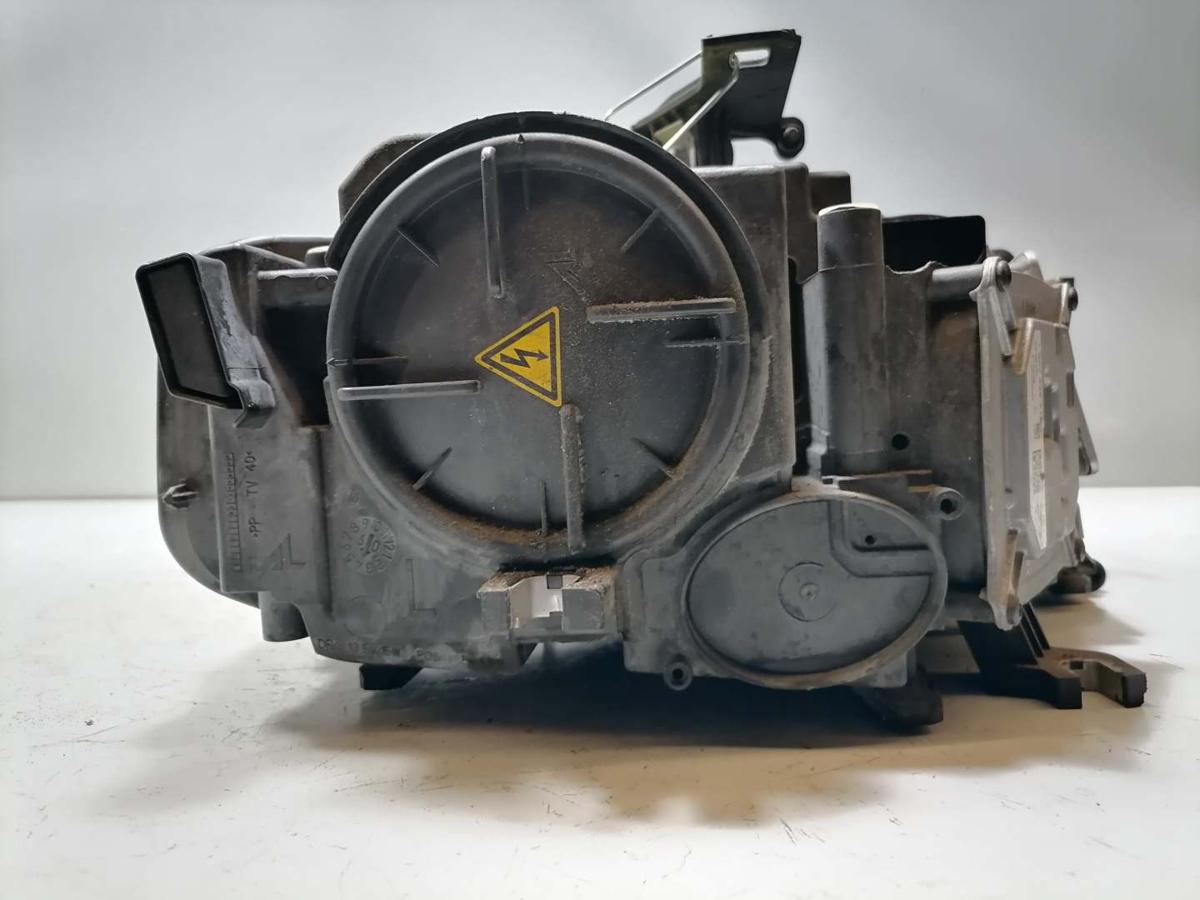 Audi A4 8K B8 original Xenonscheinwerfer vorn links Bj.2009